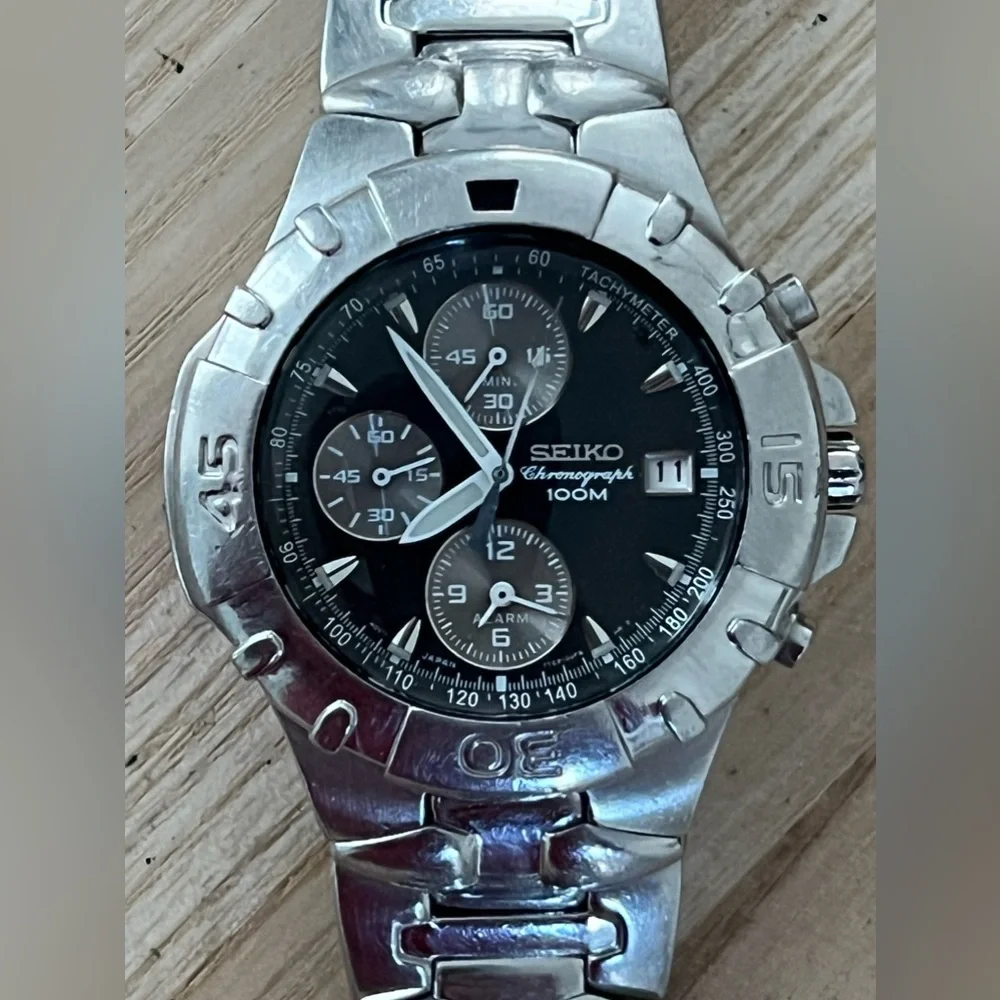 Seiko Chronograph Men’s Watch Rare Vintage Black Dial Date Stainless Bracelet